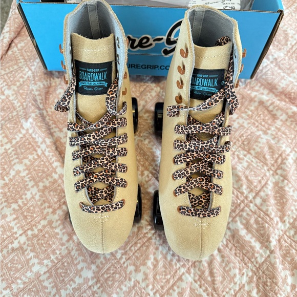 Sure-Grip Boardwalk Tan Retro Skates - Picture 4 of 12